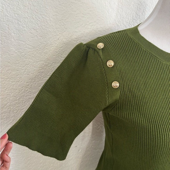 Elegant Olive Button-Detail Top - Picture 2 of 8